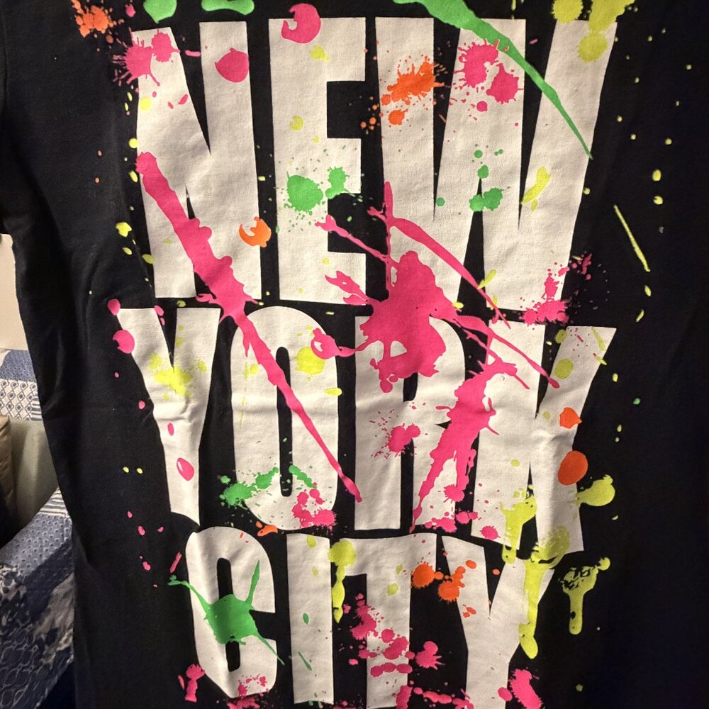 New York City black SS T-shirt with neon colors (New)